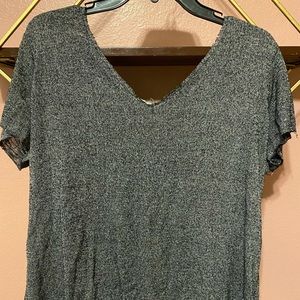 FLOWY BLACK/GRAY SHIRT